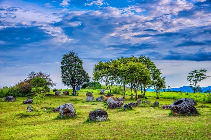 Que faire au Laos en février ? Visiter la Plaine des Jarres à Xiang Khoang