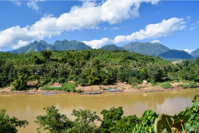 Le nord laotien se distingue par des montagnes couvertes de jungle
