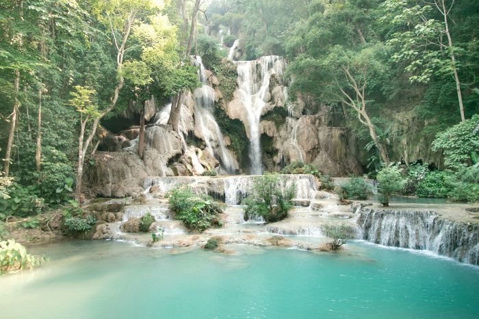 Les températures au Laos en octobre sont agréablement fraîches (photo : cascades de Kuang Si)