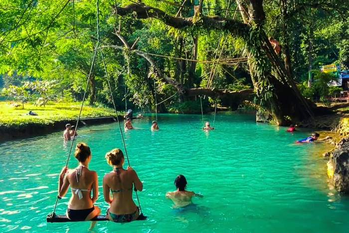 Blue Lagoon de Vang Vieng, se rafra&icirc;chir pendant un voyage pas cher au Laos