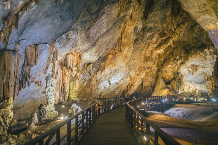 La grotte de Tham Chang