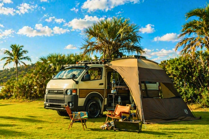 Voyage en camping-car au Laos &agrave; travers paysages naturels et villages locaux