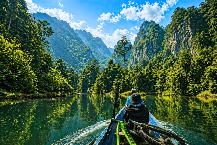 Ambiance authentique et calme à Thakhek au centre du Laos