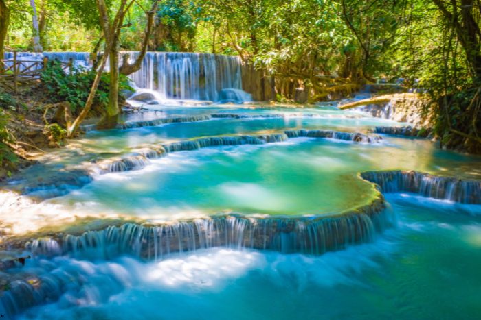 À ne pas manquer les cascades de Kuang Si au Laos en septembre