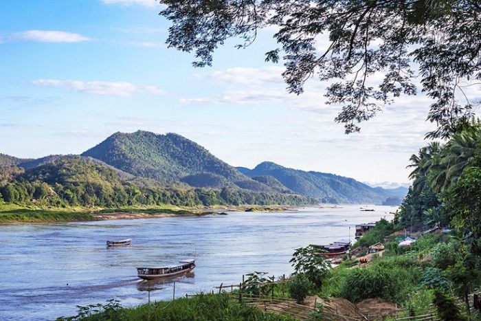 Faire une croisière sur le Mékong lors d'un voyage avec un bébé au Laos