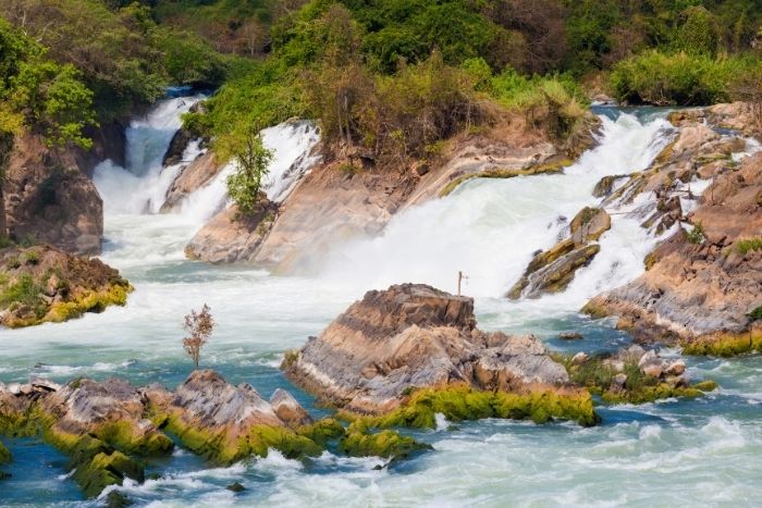 Explorer la cascade de Khone Phapheng dans la région des 4000 îles