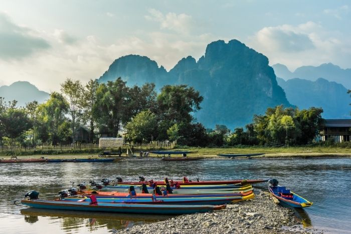 Paysages naturels de Vang Vieng, destination populaire au Laos