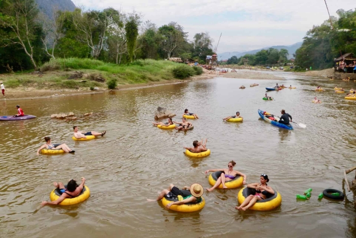 Tubing sur la rivière Nam Song