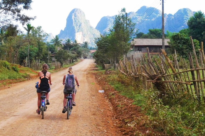 Balade à vélo dans le village, top choses à faire à Vang Vieng