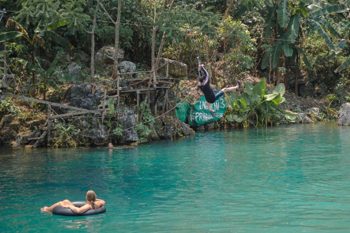 Le lagon bleu à visiter lors de l’itinéraire de 5 jours à Vang Vieng