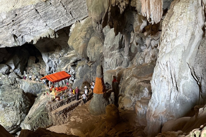 Tham Phu Kham: une grotte majestueuse au cœur de la jungle