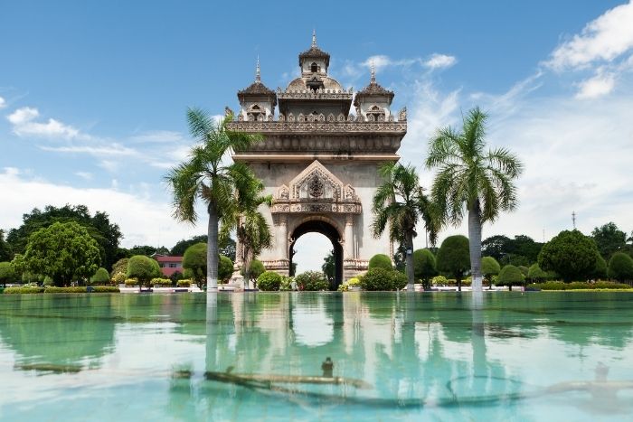 Patuxai figure parmi les incontournables &agrave; visiter lors d&rsquo;une semaine &agrave; Vientiane