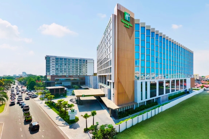 Holiday Inn & Suites by IHG parmi les h&ocirc;tels de luxe &agrave; Vientiane