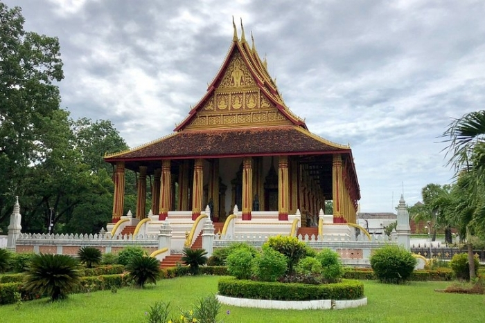 Visite des temples et spiritualité sous les gouttes