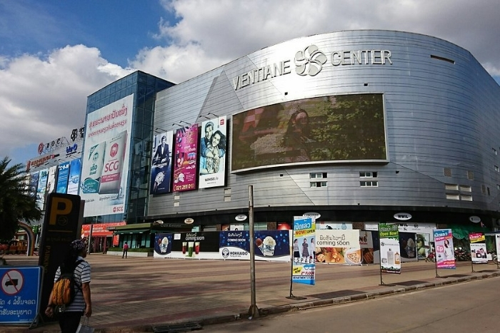 Shopping à l’abri: marchés couverts et centres commerciaux