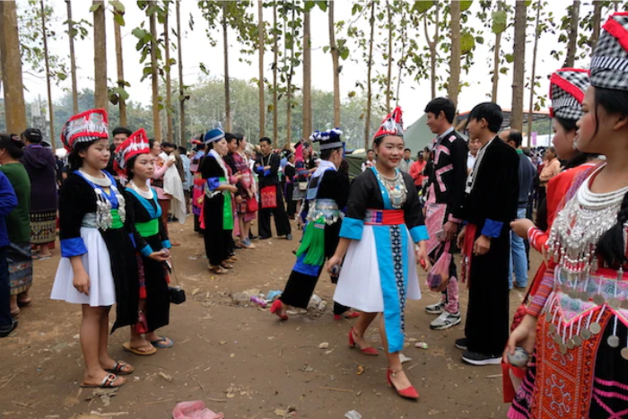 Explore la culture du Laos via la fête de Nouvel An Hmong
