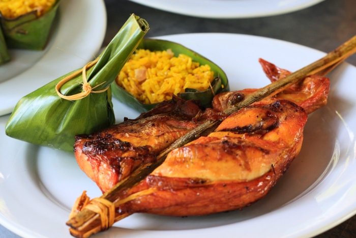Ping Kai grillé, poulet juteux à la peau croustillante