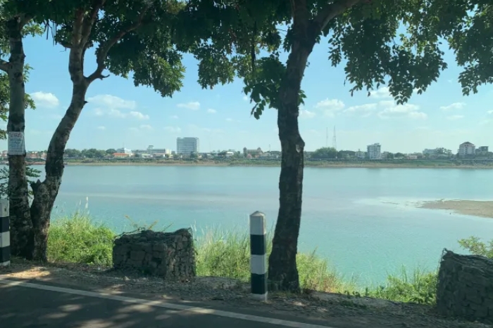 Se détendre sur la promenade du Mékong