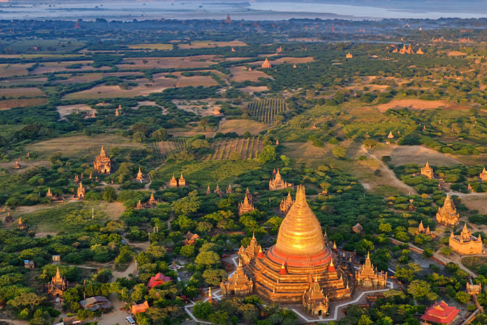 Voir les temples depuis la montgolfière