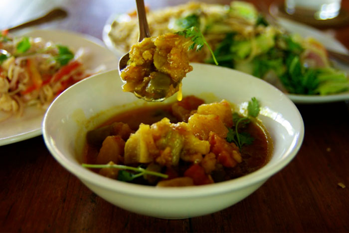 Déguster le curry birman