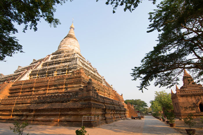 Pagode Shwesandaw à Bagan