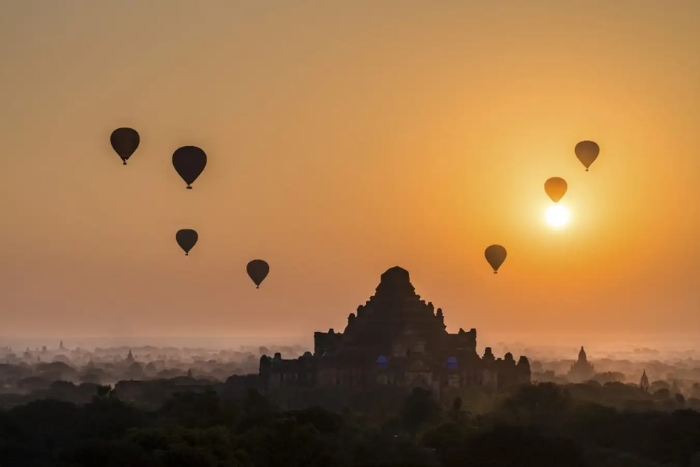 Lever de soleil de Bagan