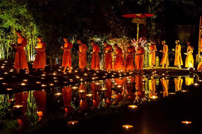 Célébration de Makha Bucha, l'un des festivals les plus importants en Thaïlande en mars