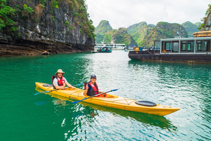 Belle adventure dans la baie d'Halong dans circuit Thailande Vietnam Cambodge 15 jours 