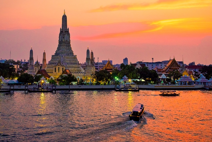 Wat Arun – Le plus beau temple de Bangkok sur les rives du Chao Phraya