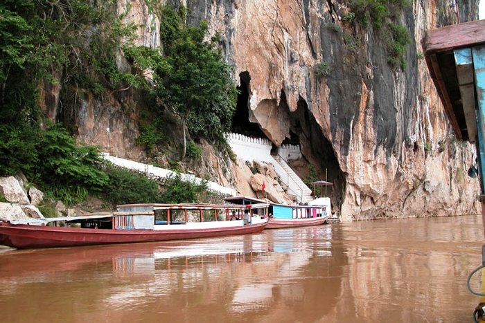 Descente du Mékong vers les grottes sacrées de Pak Ou