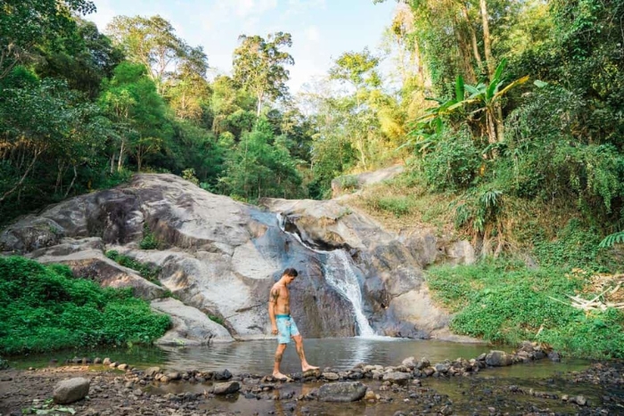 Cascade de Mor Paeng – Un terrain de jeu naturel dans les collines de Pai