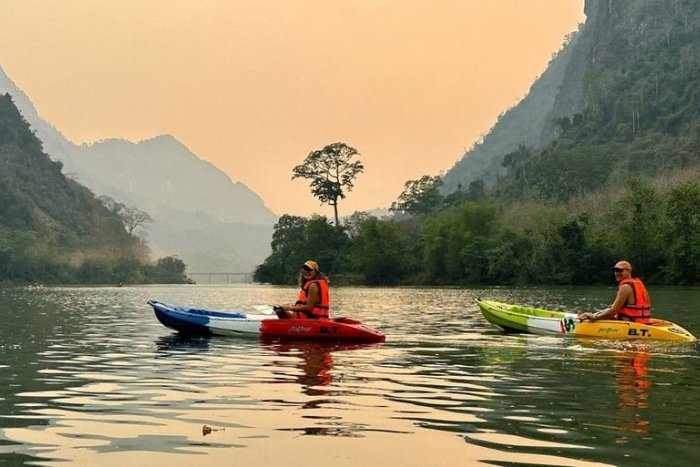 Le silence en mouvement – kayak sur la Nam Ou