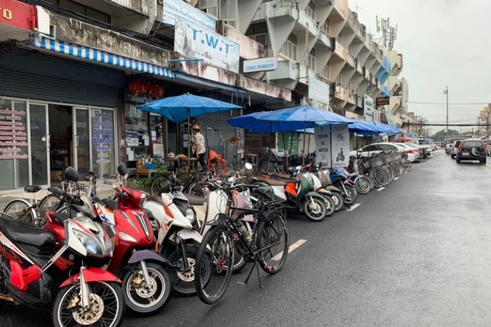 Ou on peut louer la moto à Ayutthaya