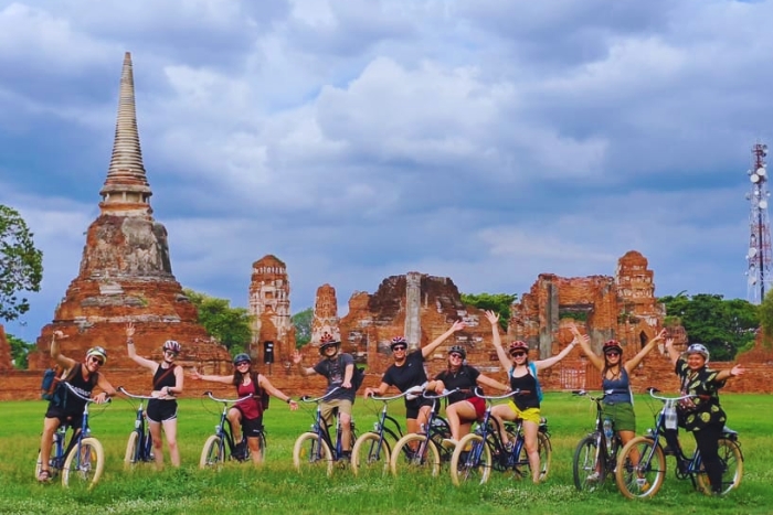 Faire du Vélo autour des Ruines à Ayutthaya