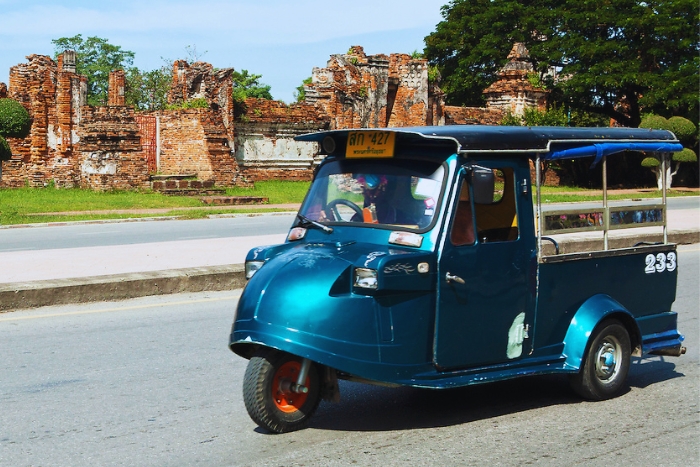 Faire un tour en tuk-tuk