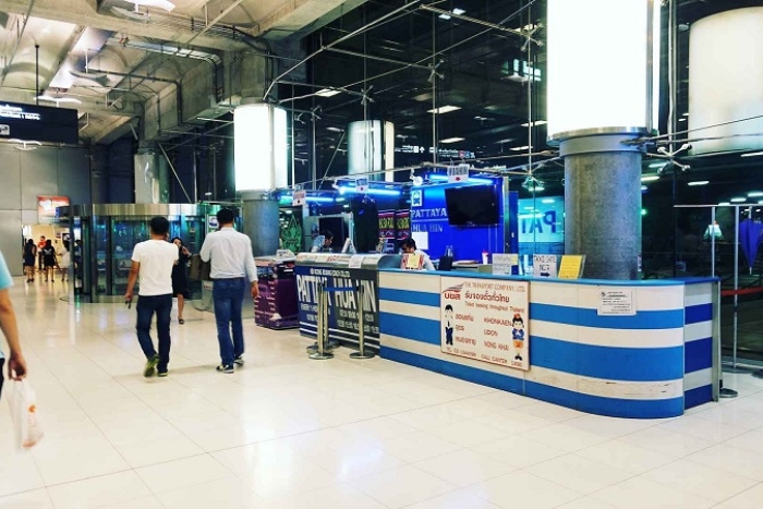 Vous pouvez facilement trouver les comptoirs de billets de bus Bangkok&ndash;Pattaya &agrave; l&rsquo;a&eacute;roport