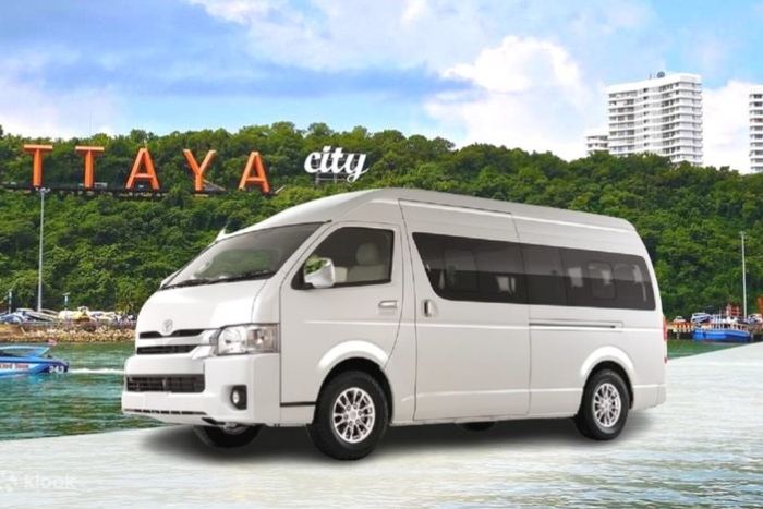 Le minivan est une option pratique pour les groupes nombreux voyageant de Bangkok &agrave; Pattaya