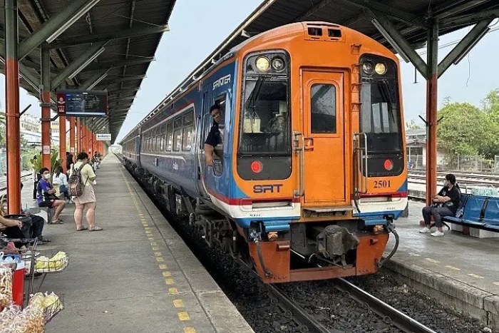 Si vous n&rsquo;&ecirc;tes pas press&eacute;, vous pouvez vous rendre de Bangkok &agrave; Pattaya en train