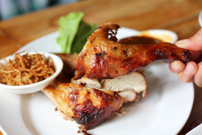 Gai Yang chez Sabai Jai – Incontournable du food tour en tuk-tuk à Bangkok