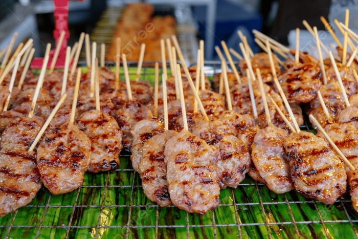 Petit-déjeuner de rue avec Moo Ping – Première escale gourmande en tuk-tuk à Bangkok