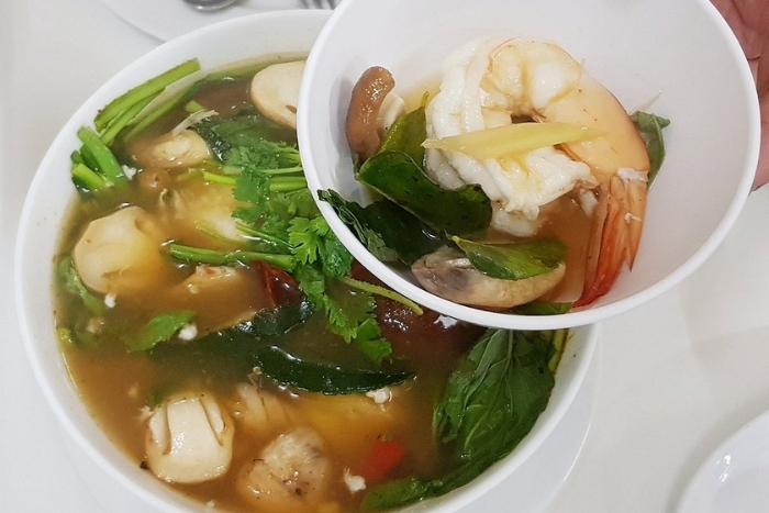 Tom Yum Goong, bons plats chez Jay Fai restaurant