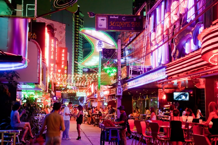 Vie nocturne à Bangkok : rooftops élégants à Sukhumvit pour une soirée inoubliable