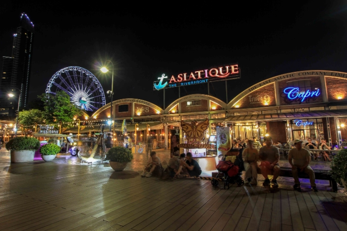 Asiatique The Riverfront : une icône de la vie nocturne à Bangkok entre shopping, gastronomie et spectacles