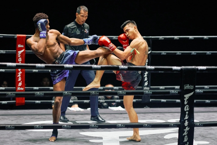 Combat de Muay Thaï au stade de boxe Lumpinee