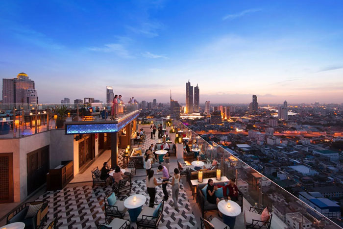 Un bar sur le toit à Bangkok