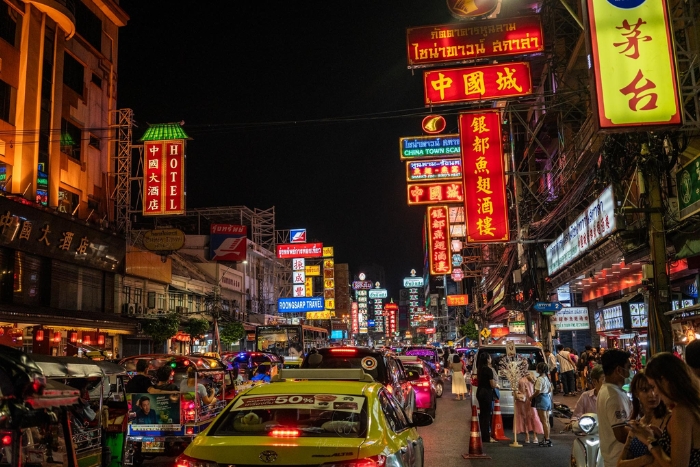 Explorer le marché nocturne de Chinatown, une des meilleures choses à faire à Bangkok 