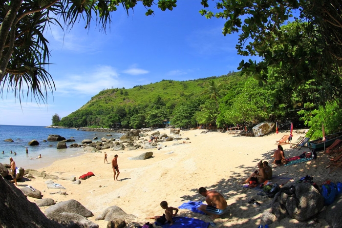 Ao Sane Beach à Phuket – l’une des meilleures plages de plongée et de snorkeling en Thaïlande