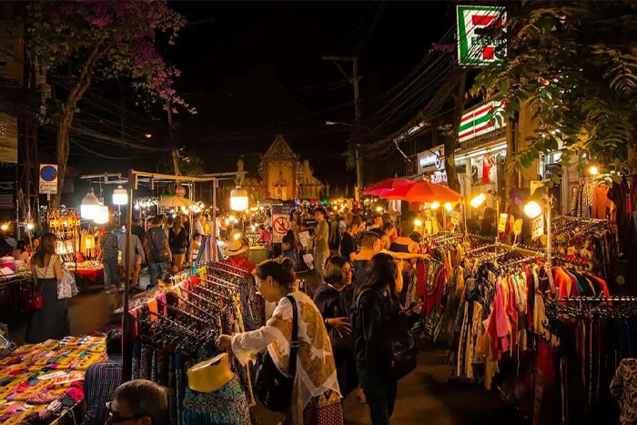 Visitez le marché de nuit de Chiang Mai