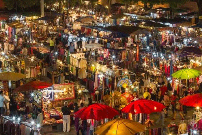 Les marchés nocturnes de Chiang Mai : Une ambiance animée