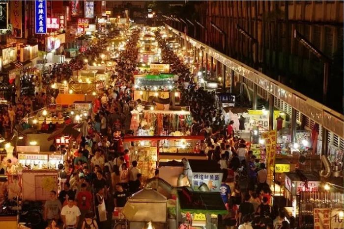 Découvrir la gastronomie des marchés nocturnes de Chiang Mai est une expérience très appréciée des visiteur